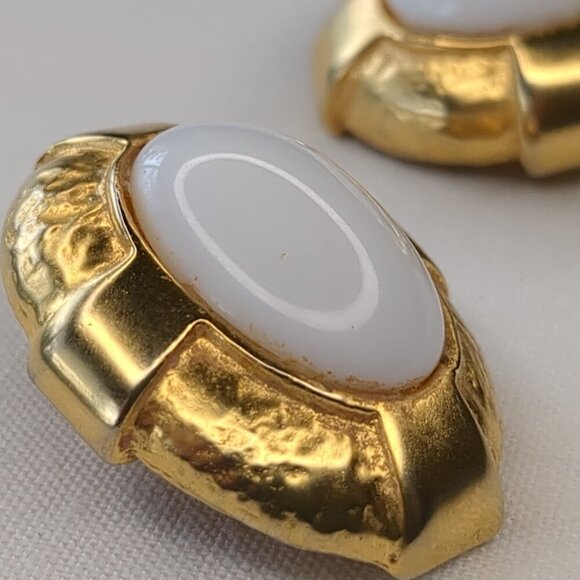 Donald Stannard Milk Glass Gold Tone Earrings - Picture 3 of 6